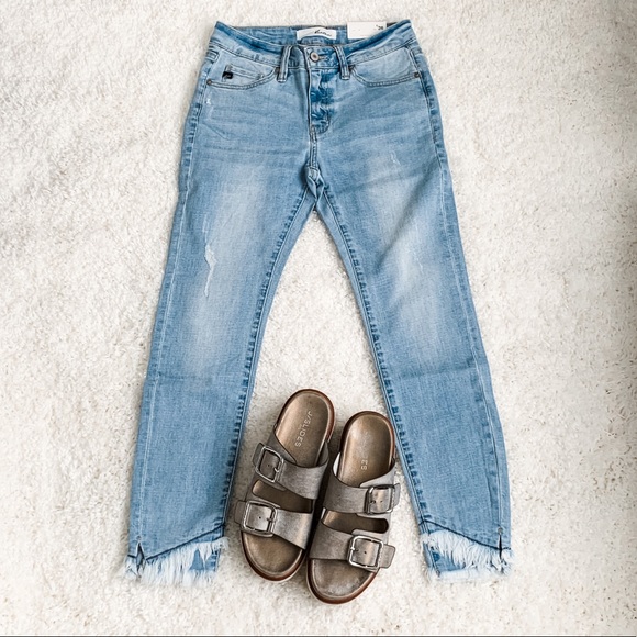 Light Wash Mid Rise Jeans - Picture 3 of 6